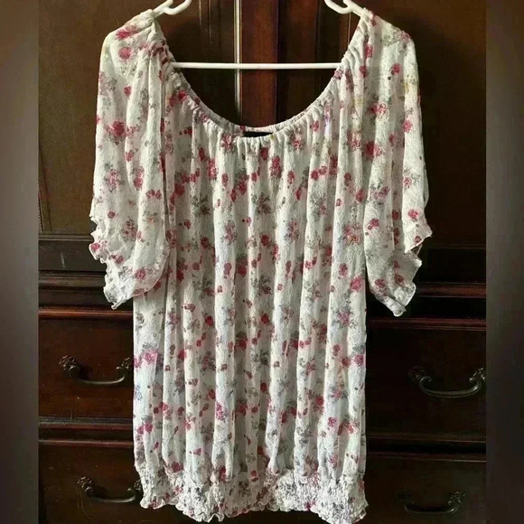 Beautiful printed lace Torrid shirt - Picture 2 of 5